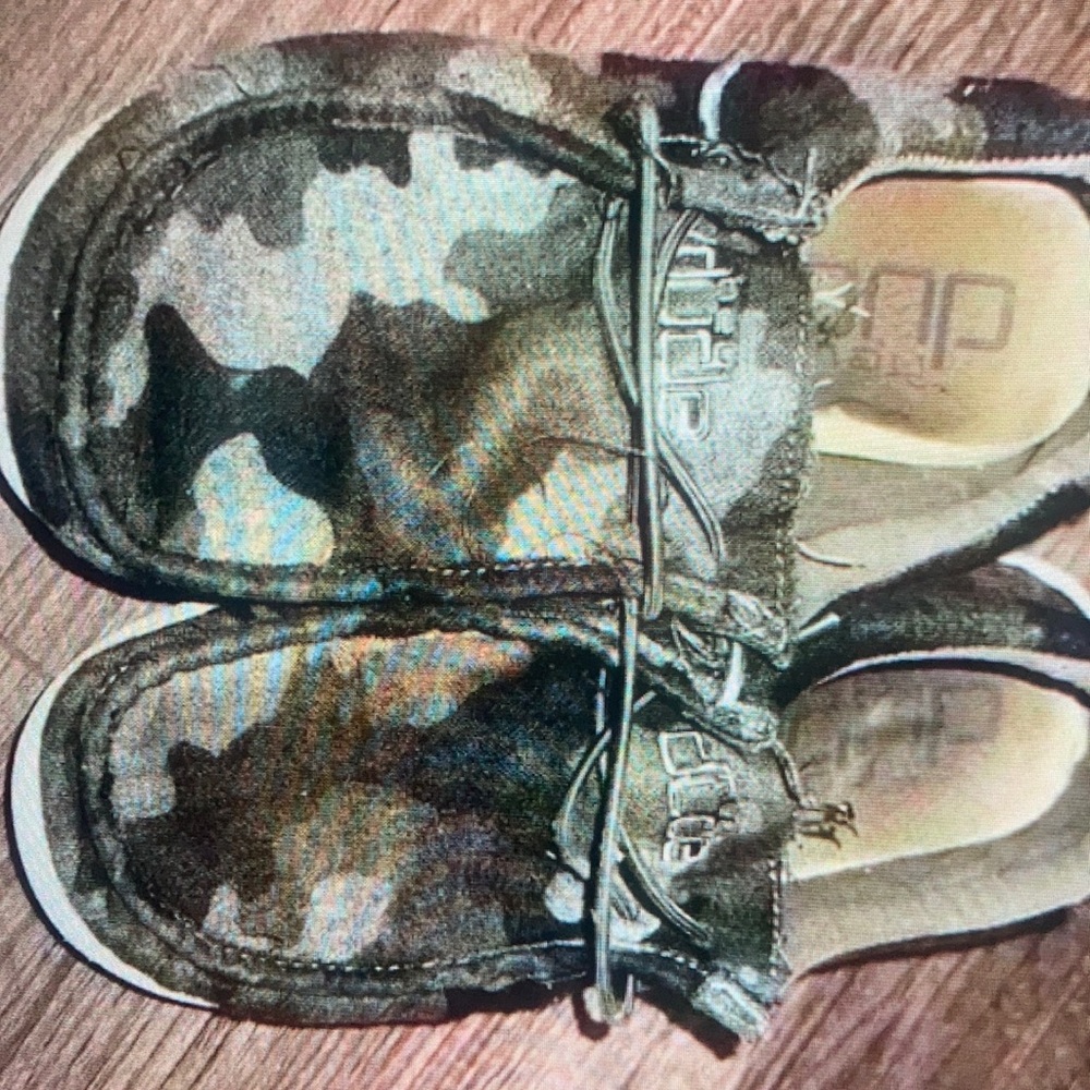 Kids Camo Hey Dudes size 5Y